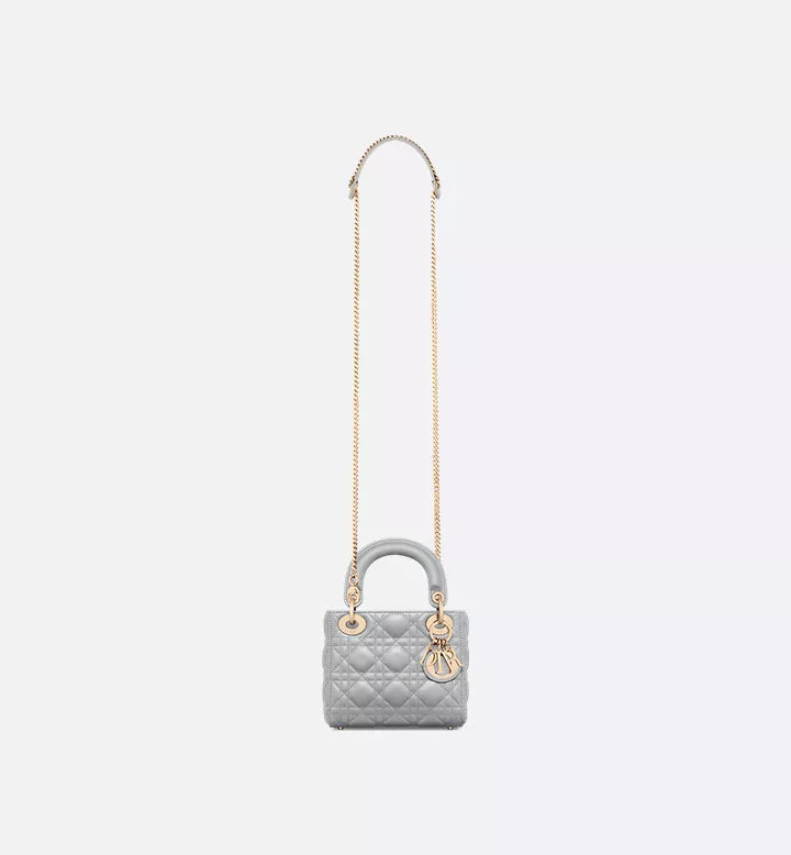 Sac Ladÿ Dior Mini
Cuir d'agneau Cannage perlé gris opalin