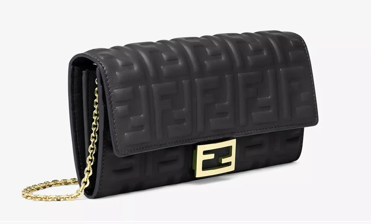 Fêndï Continental Baguette Noir Nappa Gaufré FF Portefeuille sur Chaîne