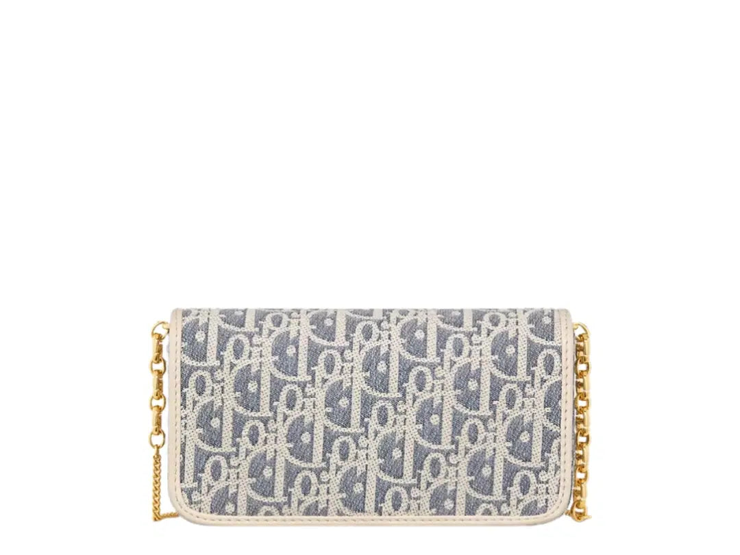 Pochette Dior Miss Caro petite taille avec chaîne en chambray bleu Dior
