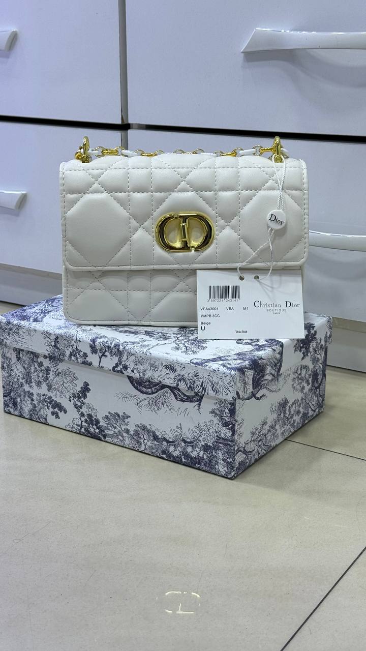 Diôr Mini sac Miss Caro d'agneau Macrocannage couleur latte