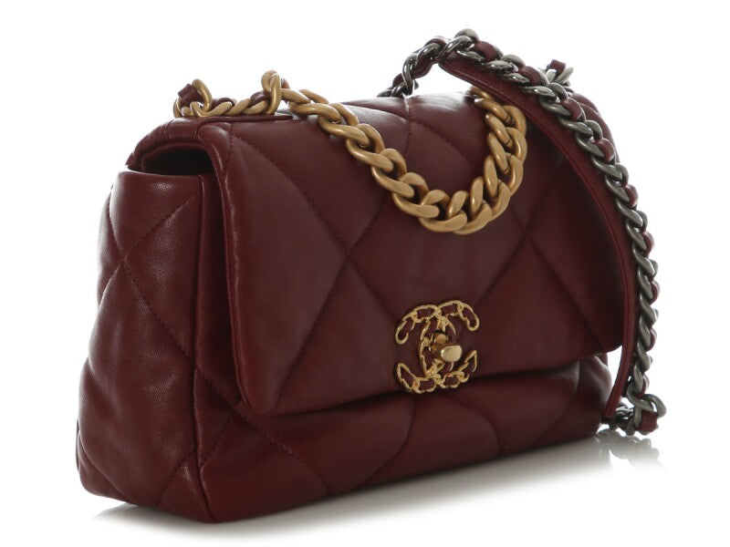Chanel Sac à rabat « 19 » Medium en cuir d'agneau matelassé bordeaux
