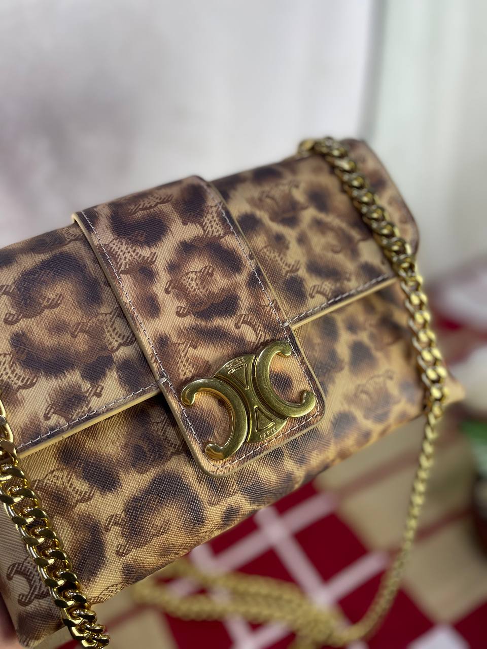 Sac à main bandoulière Celine Triumphal Arch en cuir doré pour femme