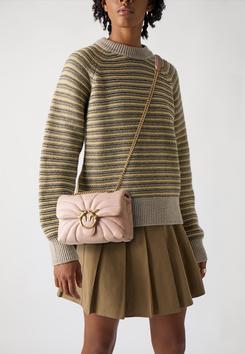 PÏNKÔ 
LOVE PUFF MINI QUILT - Sac bandoulière