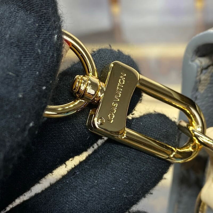 LV Pochette Métis East West En cuir