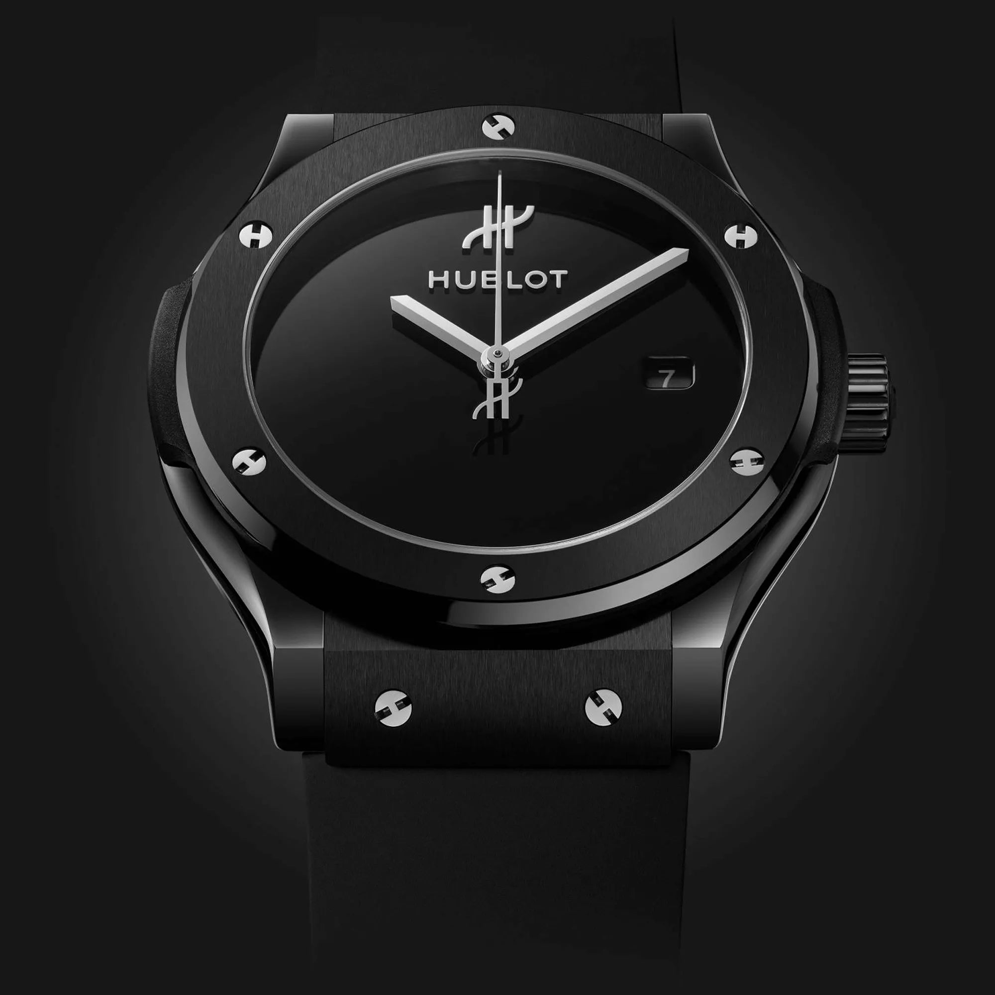 Montre Hublot Classic Fusion Black Magic automatique cadran noir bracelet caoutchouc noir 42 mm