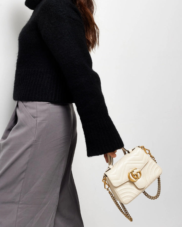 GG Sac à main GG Marmont  blanc à chevrons avec poignée supérieure