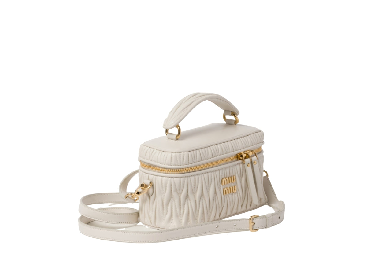 MIÛ MIÜ Sac à bandoulière nappa matelassé avec détails dorés Blanc