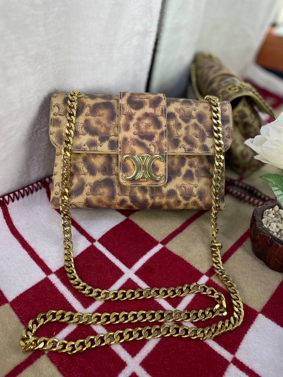 Sac à main bandoulière Celine Triumphal Arch en cuir doré pour femme