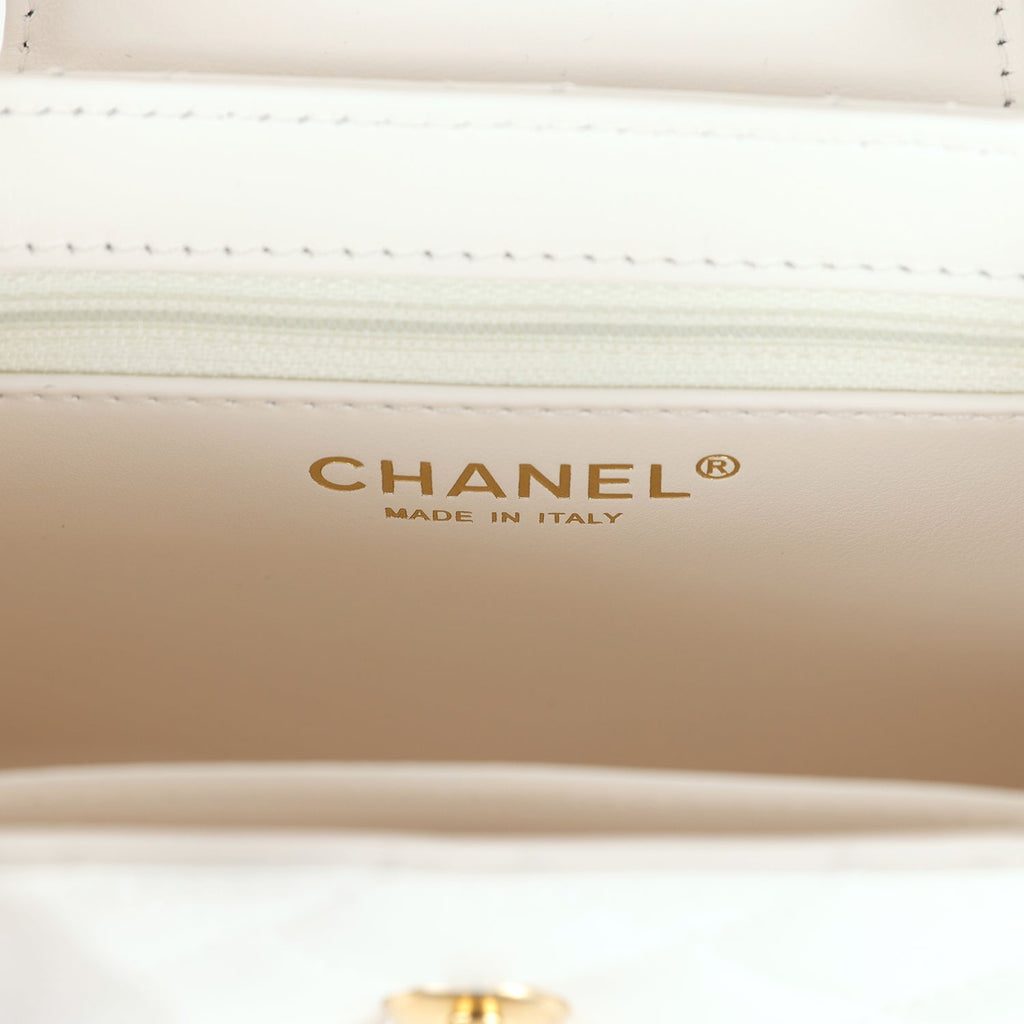 Petit sac cabas Ch@nel Kelly  de veau vieilli blanc brillant